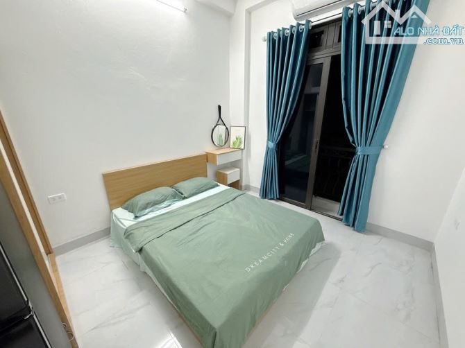 Bán Toà CHDV Đường Láng 62m2 x 7 Tầng, 15 Phòng, Doanh Thu 60Tr/Tháng, Sát ÔTô , PCCC