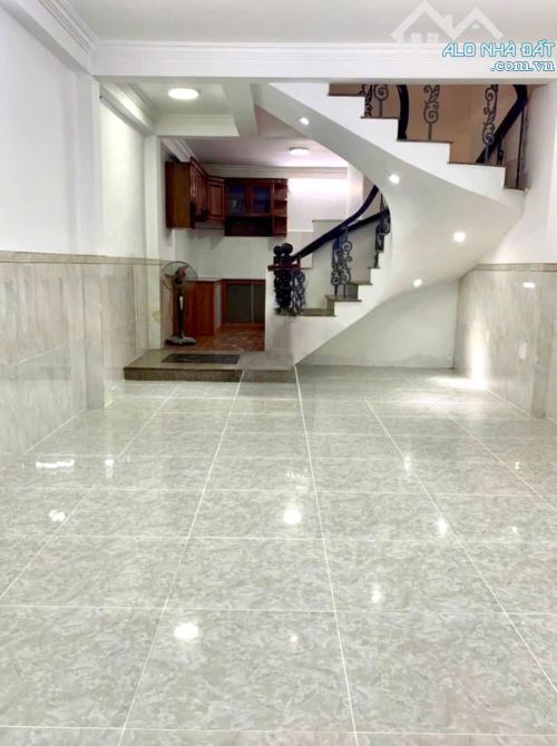 Bán Nhà Nguyễn Văn Quỳ – 1 Trệt 2 Lầu – 4PN – Hẻm Xe Hơi Đỗ Cửa – 7,540 Tỷ