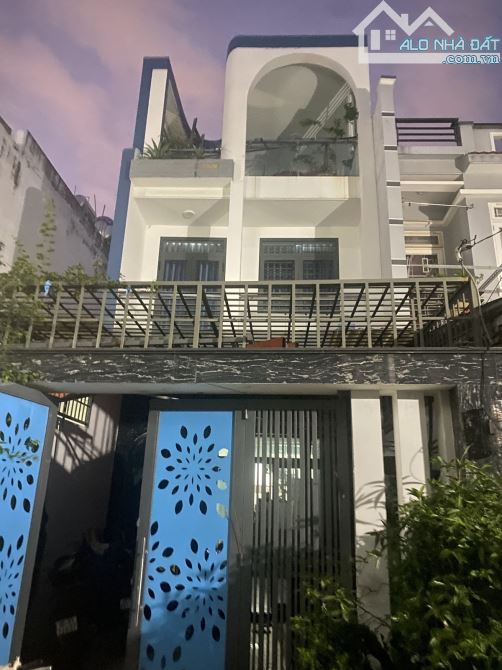 Bán gấp nhà 105m2 .4 tầng. 5x21. Liên khu 4-5. BHHB.Bình Tân