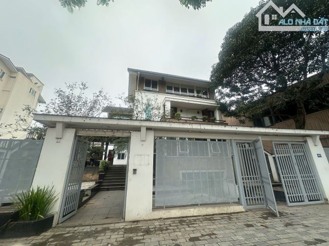 Mặt bằng khủng – 426m² – MT 15m – Vị trí siêu vip Lạc Long Quân – Võ Chí Công!