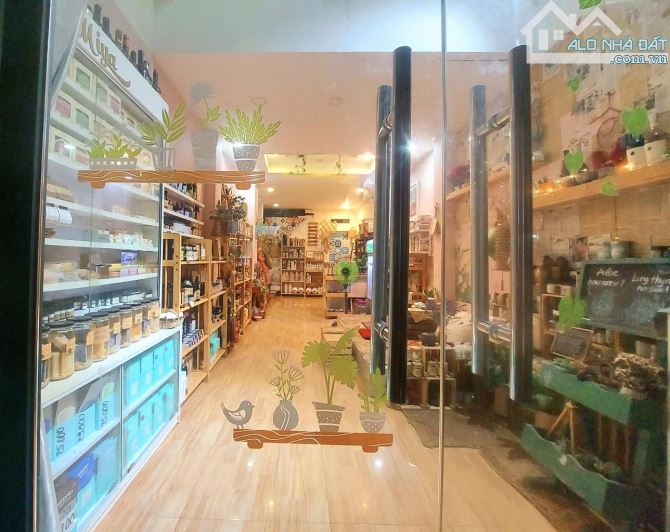 🏦 Nhà 4 tầng phường 9,quận 10,hẻm 3m thông nhiều hướng.DT 3x11 trệt,lững,2 lầu Giá 6,5 tỷ