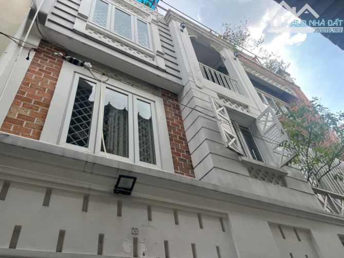 HẺM XE HƠI ĐẤT THÁNH PHƯỜNG 6 TÂN BÌNH DT: 9.5*7.2 - CHỈ 12 TỶ 4