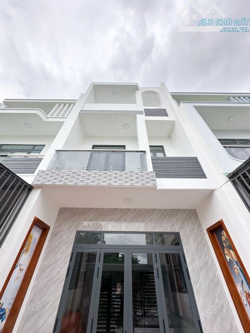 CHỦ GỞI BÁN NHÀ 1 TRỆT 2 LẦU (HOÀN CÔNG) DT: 100M2 KDC HOÀNG MINH CHÁNH. GIÁ CHỈ 4,5 TỶ