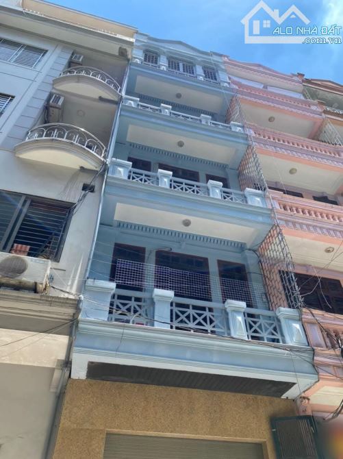 BÁN NHÀ PHÂN LÔ HOÀNG QUỐC VIỆT DT 70M 5 TẦNG VỈA HÈ KINH DOANH CHỦ THIỆN CHÍ GIÁ 21 TỶ