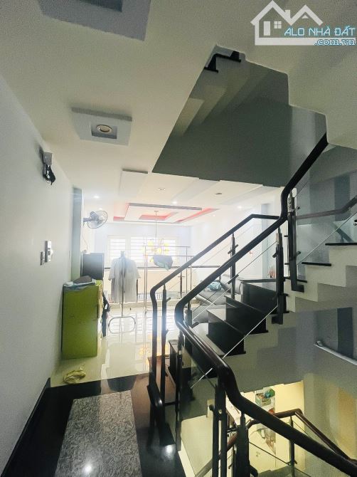 NHÀ ĐẸP 5 TẦNG HXH TẠ QUANG BỬU ,70M2 CHỈ NHỈNH 9 TỶ