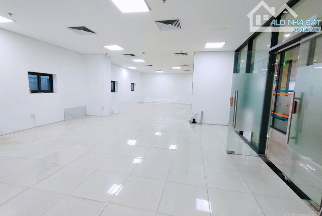 Văn phòng 120m2 tại ĐỒNG BÁT NGUYỄN HOÀNG -Nam Từ Liêm gần BX, SVĐ Mỹ đình, các trường ĐH