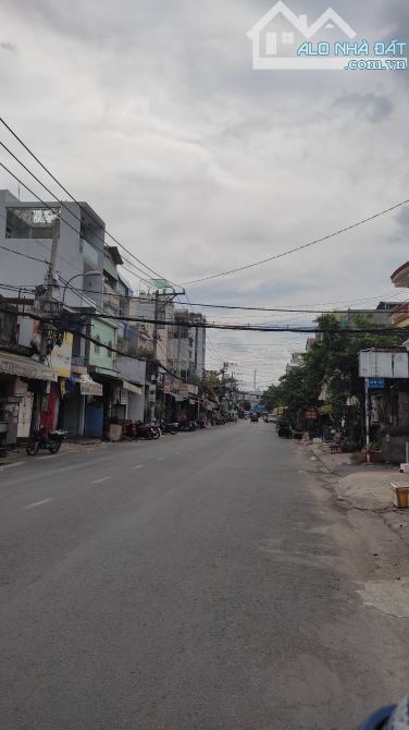 Mặt tiền Lý Thánh Tông - Tân Phú, 5x27,5m, nhà nát, giá 15 tỷ TL.