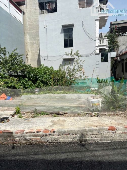 Bán 49m Đất Thôn 3 Vạn Phúc, Lô Góc, Ô tô Vào Đất, Sổ Vuông, Gần Trục Chính_Giá: 4 Tỷ.