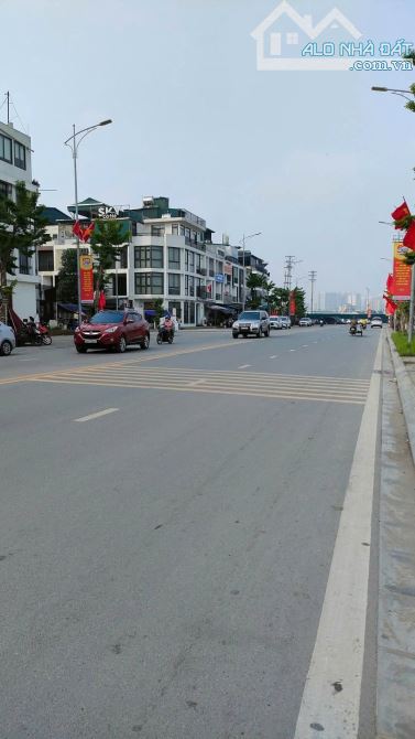 PHÂN LÔ GẦN KĐT AO SÀO, HOÀNG MAI, 40M,5T,MT4M, 10 TỶ, Ô TÔ, GẦN QUẬN ỦY, SỔ VUÔNG.
