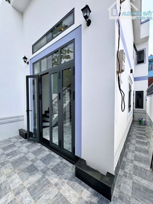 Bán nhà mới p.Bửu Long 2.55 tỷ đường ô tô gần cs 5 Lạc Hồng