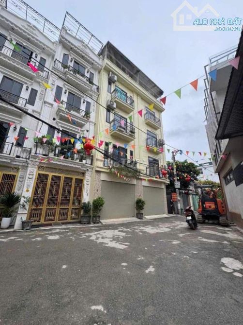 Siêu phẩm ô tô vào nhà,kinh doanh Liên Mạc 40m2 5 tầng giá 6,4 tỷ