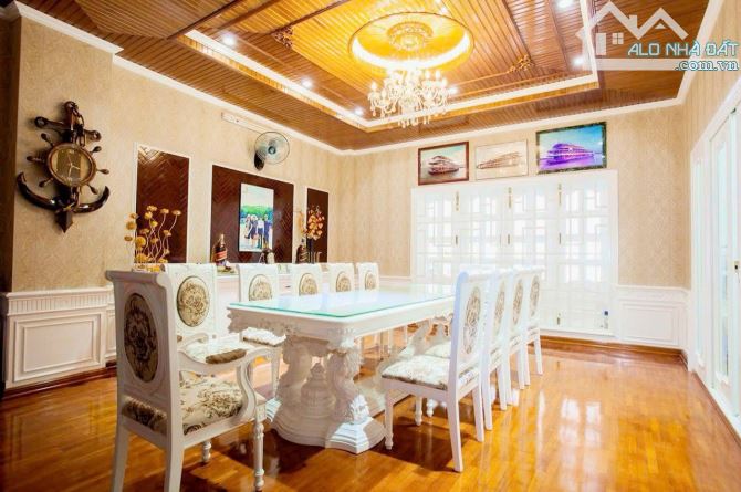 Biệt thự, Mặt Tiền 8m dt 420m2 5 tầng như cung điện, Thoại Ngọc Hầu, Tân Phú, giá chỉ 59 t