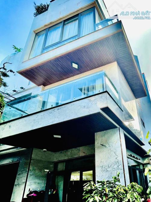 63 tỷ sở hữu biệt thự sang trọng khu VIP Tú Xương – Quận 3 – thang máy, nội thất xịn!