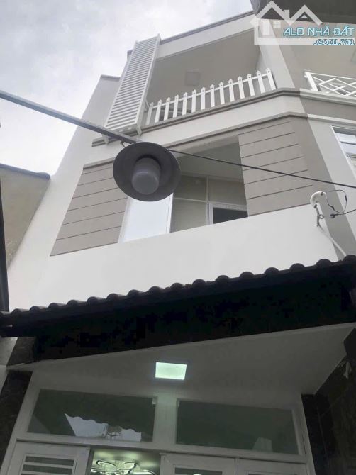 Nhà Phạm Thế Hiển P.5 Q.8, Dt 3,3x13 3tầng 4pn giá chỉ 4tỷ990.