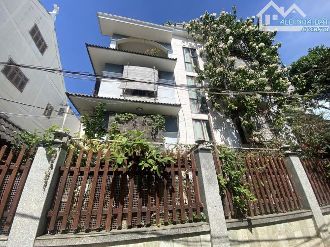 Biệt thự góc 4 tầng (9x17m), 300m ra đường Nguyễn Thị Định – Giá 14,8 tỷ TL