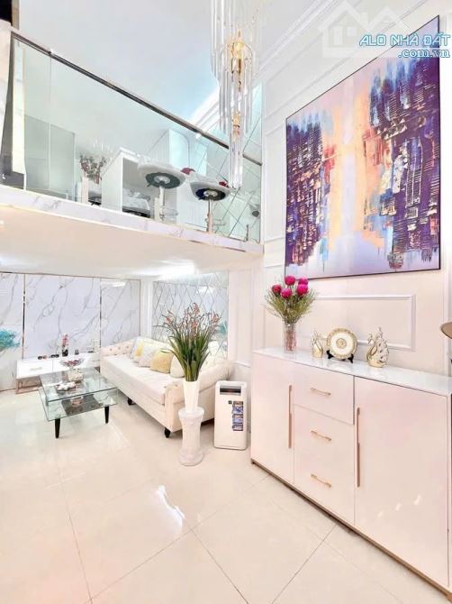Bán gấp nhà Văn Hương, Đống Đa, 30m2, LÔ GÓC 4 TẦNG, Chỉ 5.6 tỷ