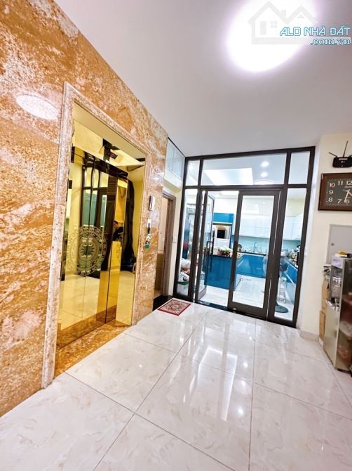 Bán căn LK Trần Thủ Độ-6 làn ô tô tránh-vỉa hè 9m-kinh doanh đỉnh cao-thang máy-150m2-44tỷ