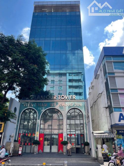 Building MT ngay Trần Hưng Đạo, giáp Q1, có bề ngang cực tốt, HĐ thuê cao