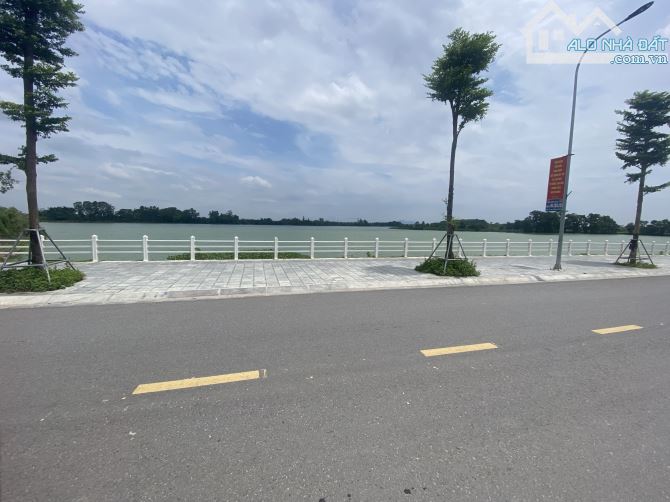 KHOẢNG 3 t.ỷ sở hữu hộ khẩu Thị Trấn Đông Anh đường trải nhựa thẳng tít