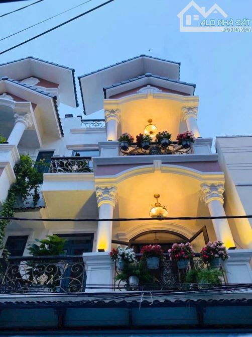 Bán nhà đẹp cổ điển, gần Vành Đai 2. Nhà 1 trệt 2 lầu, 4pn, hẻm cực rộng sạch đẹp
