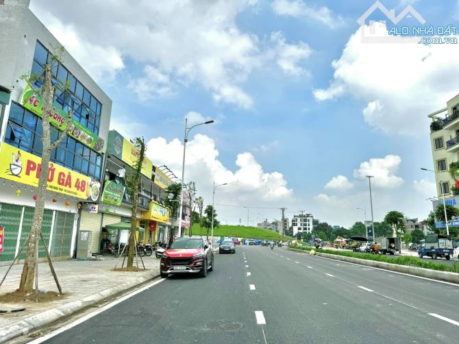 Mặt phố Hồng Tiến kéo dài, Kinh doanh sầm uất, Vỉa hè đường 40m, MT 16m - Nhỉnh 23 tỷ
