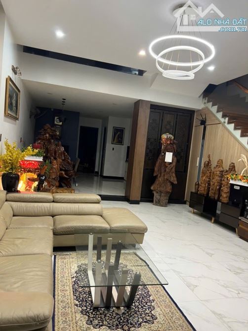 Nhà 150m² giá 13 tỷ tại Đà Nẵng - Cơ hội đầu tư tuyệt vời!