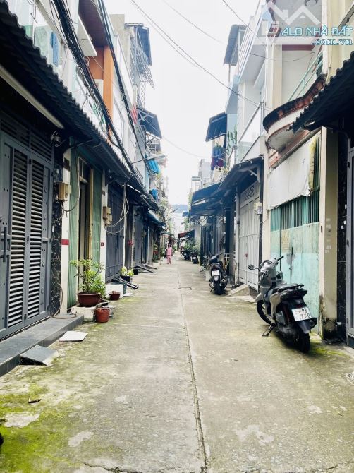 Bán nhà hẻm xe hơi phan huy ích tân bình, cách mặt tiền 30m, 2 phòng ngủ, chỉ 4 tỷ 28