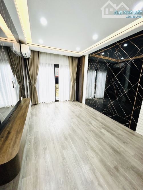 Bán nhà 7 tầng thang máy gần Gamuda Tam Trinh - 60m2 x 9PN - mới + full đồ - 12.8 tỷ