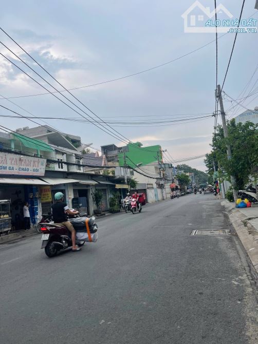 Bán nhà hẻm xe hơi quay đầu tân bình, gần trường chinh, hoàng bật đạt, sổ riêng, 4 tỷ 9