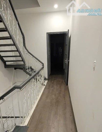 BÁN NHÀ CỰC HIẾM PHỐ GIẢNG VÕ – ĐẸP NHƯ PHÂN LÔ -THANG MÁY – Ô TÔ TRÁNH – 90M2 – NHỈNH 23đ