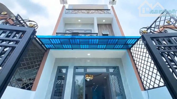 BÁN NHÀ 1 TRỆT, 1 LẦU TẶNG NỘI THẤT 5x20m XÃ MỸ HẠNH NAM, ĐỨC HÒA , LONG AN GIÁ 2.5 TỶ