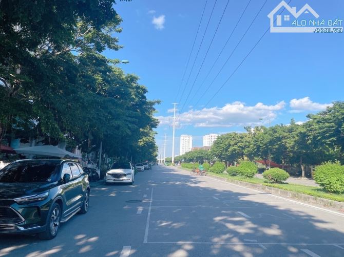 KDT THÀNH PHỐ GIAO LƯU - BIỆT THỰ MẶT PHỐ HAI MẶT TIỀN VỈA HÈ -VIEW MẶT HỒ KINH DOANH