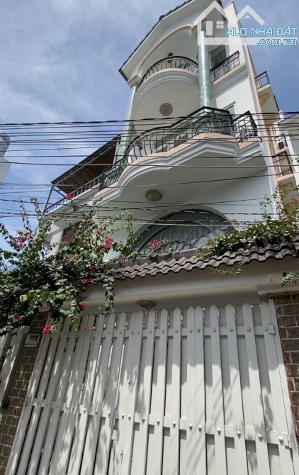 NHÀ QUẬN 2 - HẺM XE HƠI -  106M² CÓ HỒ BƠI, 5PN – GẦN NGUYỄN THỊ ĐỊNH – GIÁ CHỈ 9.9 TỶ