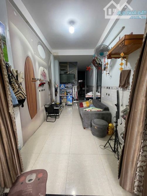 Bán nhà hẻm 3m Bùi Đình Tuý, 2 tầng BTCT, DTSD 80m2 chỉ 4.2 tỷ