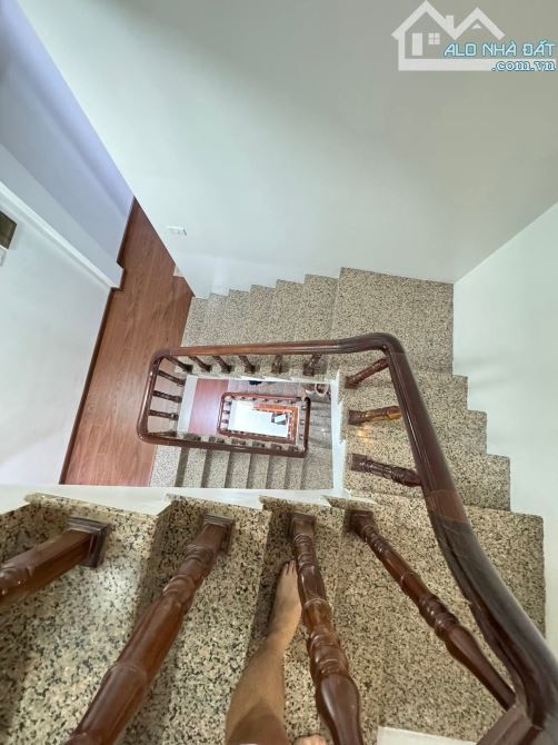 Nhà đẹp ngõ 6 Kim Đồng, gần Hồ, full nội thất, sổ 51m2, oto tránh 20m. Giá 14.2 tỷ - 10