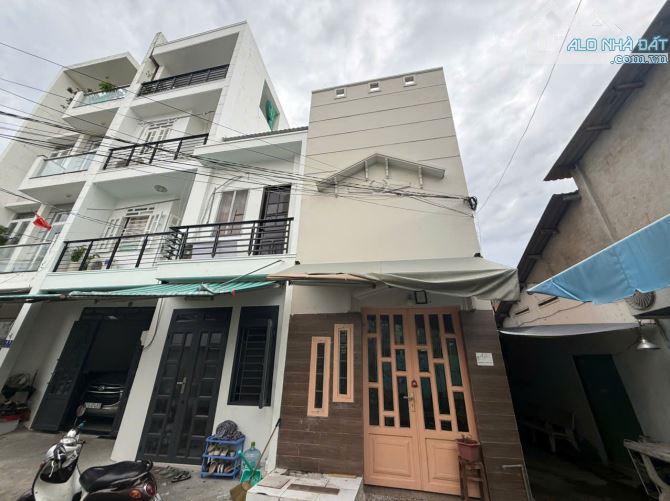 MẶT TIỀN KINH DOANH, 3 TẦNG, đường 12m,khu đất vàng VIP Q2, Thảo Điền, 3.xx tỷ - 11