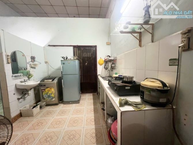 Gấp bán nhà Thủ Đức, dt 220m2, giá 10.5 tỷ, ô tô thông Đặng Văn Bi. - 1