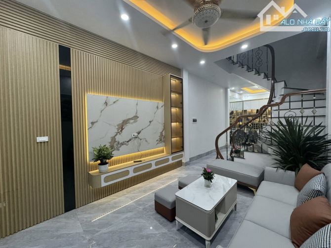 Nhà đẹp mới xây 5 tầng, 51m, ô tô ngủ trong nhà, gần ROYAL CITY, Khương Hạ, Thanh Xuân - 1