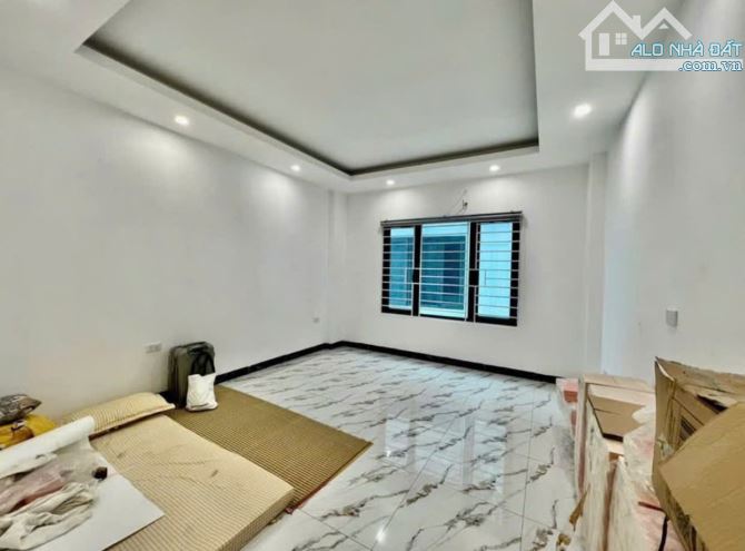 RẺ nhất Hà Nội-Ngõ ô tô vào tận nơi- xây mới 4 tầng-Chỉ hơn 2 tỉ - 1