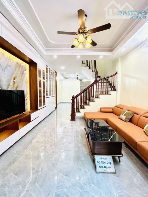 Bán nhà mới Minh Khai 57m, 5 tầng, mt 4.5m, gần Time, giá 11.2tỷ - 1