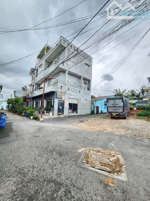 5Ty8 TL Đất 200m2 , Xây Căn Hộ DV Quá Đẹp, Gần Làng Đại Học - 1