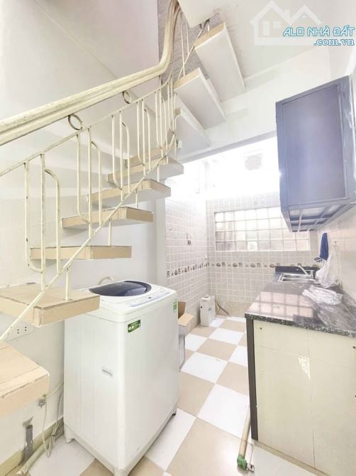 Cho thuê nhà riêng 2 tầng phố Hàng Bài, Trần Hưng Đạo - 1
