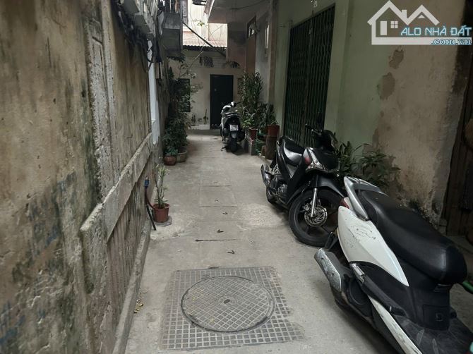 Cho thuê nhà riêng 2 tầng đầy đủ tiện nghi phố Bạch Mai, ngõ Tô Hoàng - 1