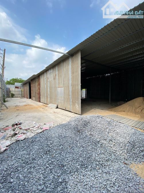 Cho thuê đất 2000m2 sát Võ Trần Chí. Có kho sẵn!!!! - 1