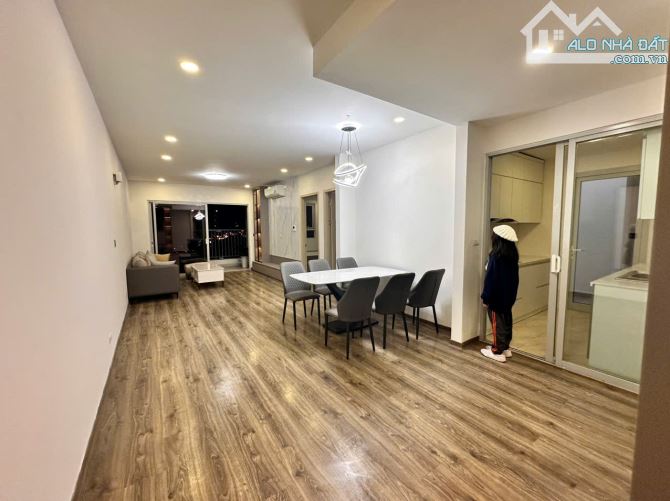 Bán Căn Hộ E1 Ciputra Nguyễn Hoàng Tôn DT 123m 3PN Hướng mát Full NT đẹp SĐCC - 1