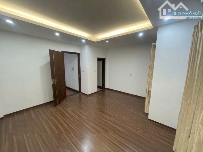 BÁN NHÀ LÔ GÓC  PHỐ NGỌC THỤY LONG BIÊN 6 tỷ 35m, 5 tầng, MT 4m, Ô TÔ, KD, GẦN CHỢ - 1