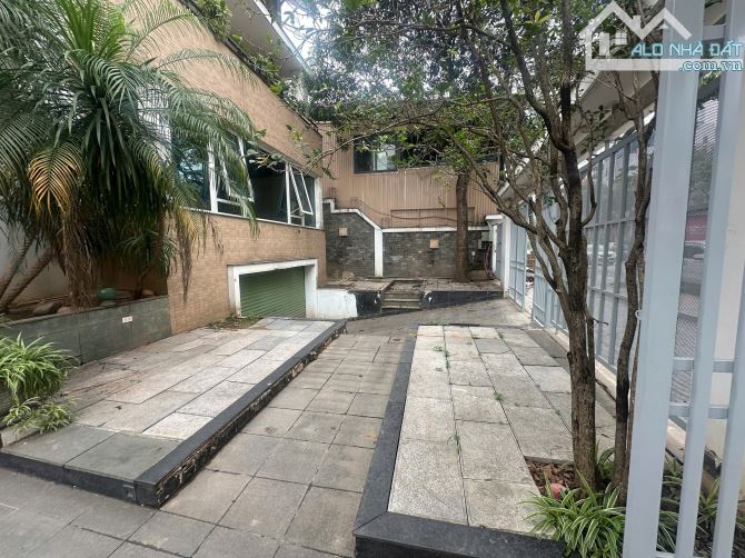 Mặt bằng khủng – 426m² – MT 15m – Vị trí siêu vip Lạc Long Quân – Võ Chí Công! - 1