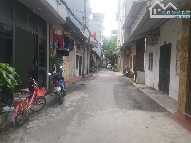 BÁN NHÀ MẶT NGÕ  PHỐ 918 PHÚC ĐỒNG LONG BIÊN 7 TỶ 40m, 1 tầng, ô tô tránh, Kinh Doanh - 1