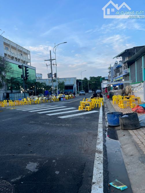 Bán nhà mặt tiền Tên Lửa, đối diện Aeon Mall Bình Tân, 4m x16m, 3 tầng chỉ 6.5 tỷ - 1