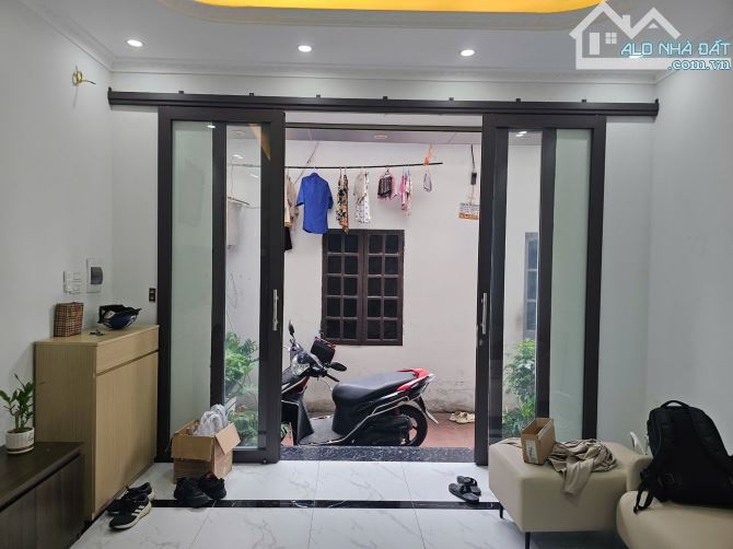 CHO THUÊ NGUYÊN CĂN NHÀ HUỲNH TẤN PHÁT - THẠCH BÀN - ĐỐI DIỆN AEON MALL LONG BIÊN - 3 PNKK - 1